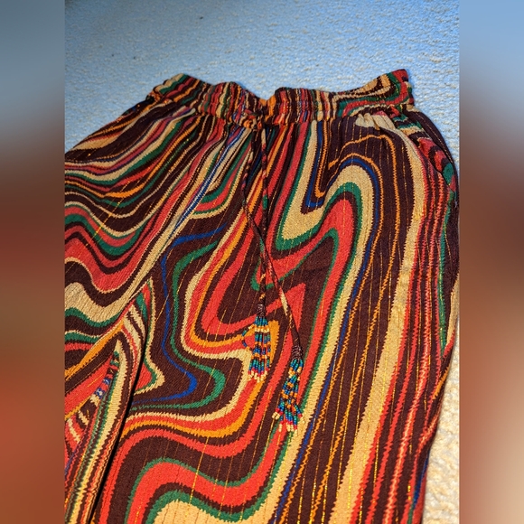 Farm Rio Exclusive Flowy Wavy Design Golden Accent Pants - Picture 7 of 12